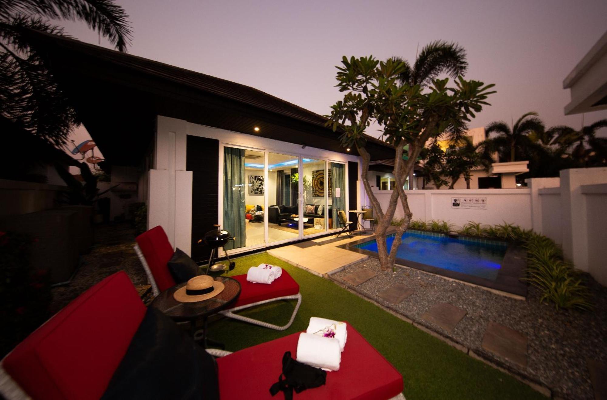 Colibri Pool Villa Pattaya Jomtien Beach Room photo
